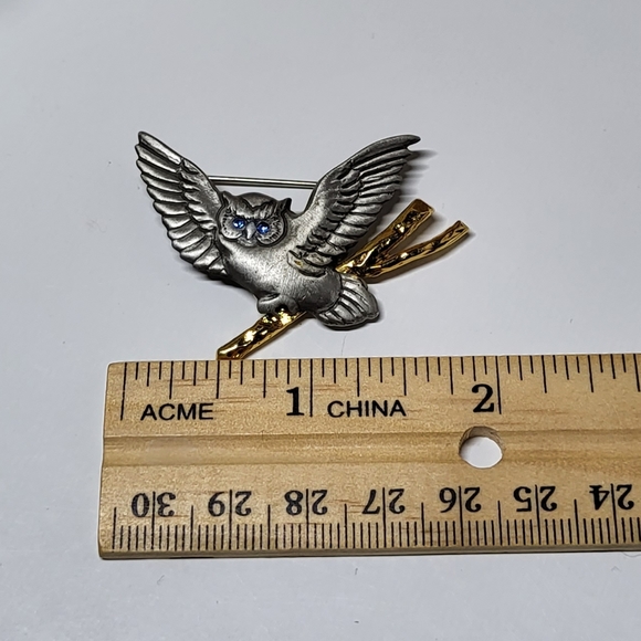 Pewter Owl Brooch - KASS Canada - Picture 3 of 3